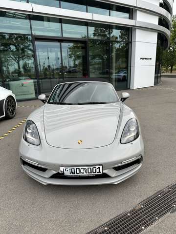 Imagine Porsche Boxster 718 PDK  Kreide Volleder