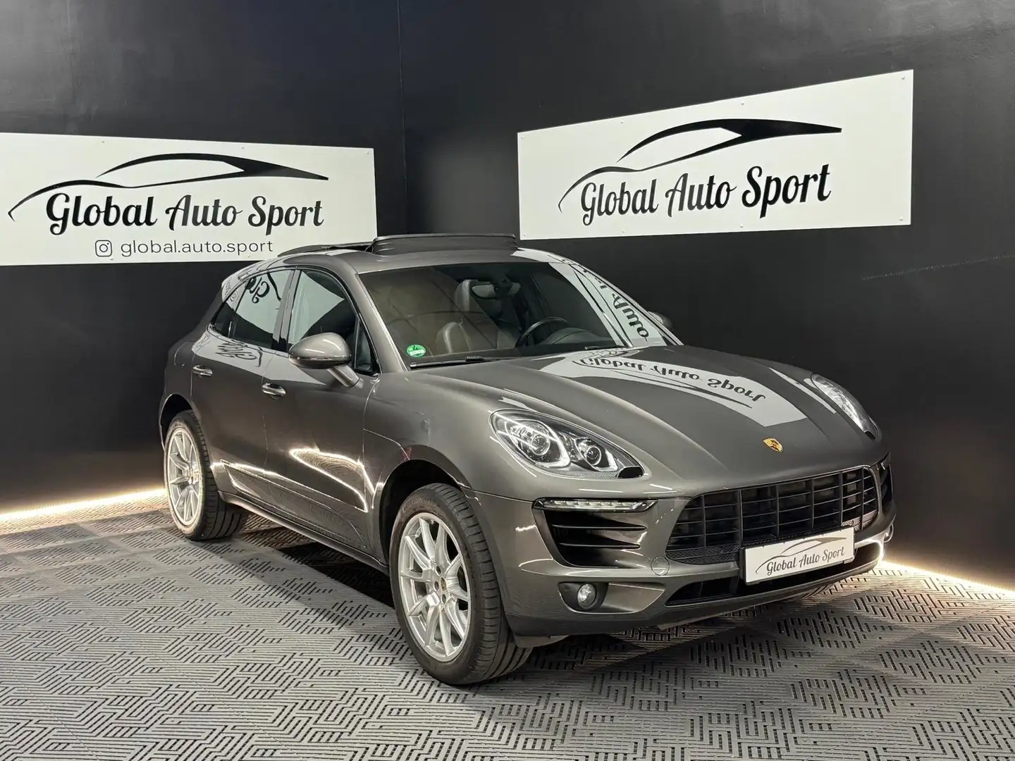 Porsche Macan PORSCHE MACAN S 340CH – PORSCHE APPROVED Grau - 1