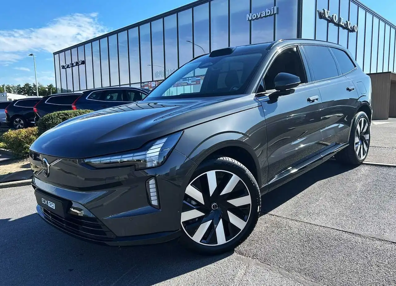 Volvo EX90