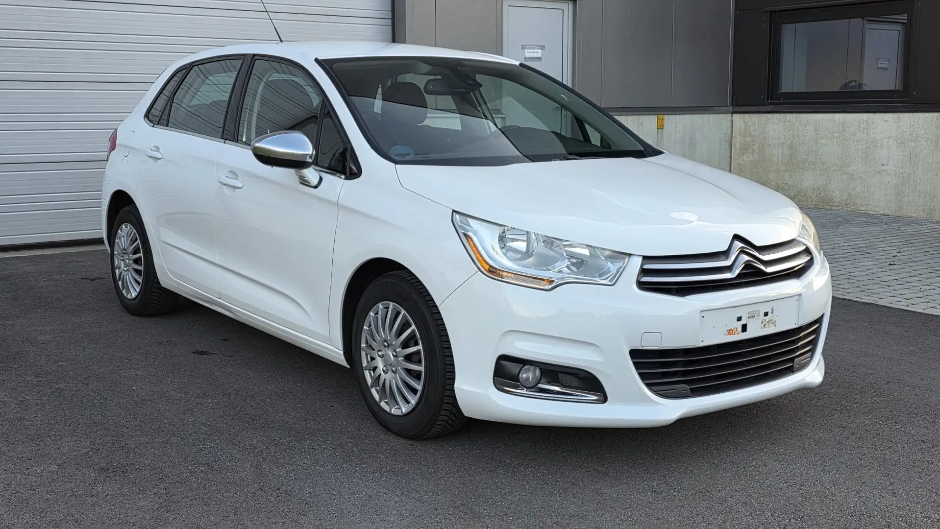 Citroen C4 C4 HDi 115 Attraction Blanc - 2