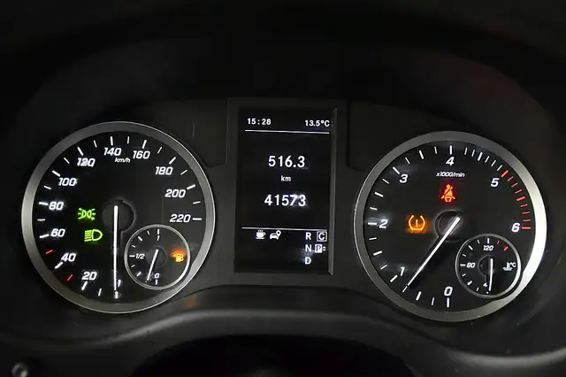 Mercedes-Benz Vito view 14