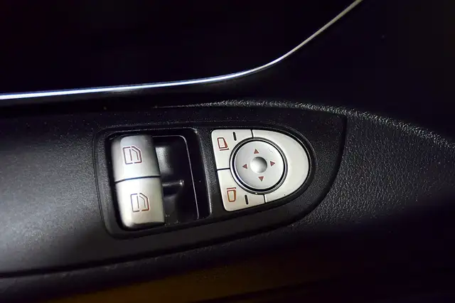 Mercedes-Benz Vito view 11