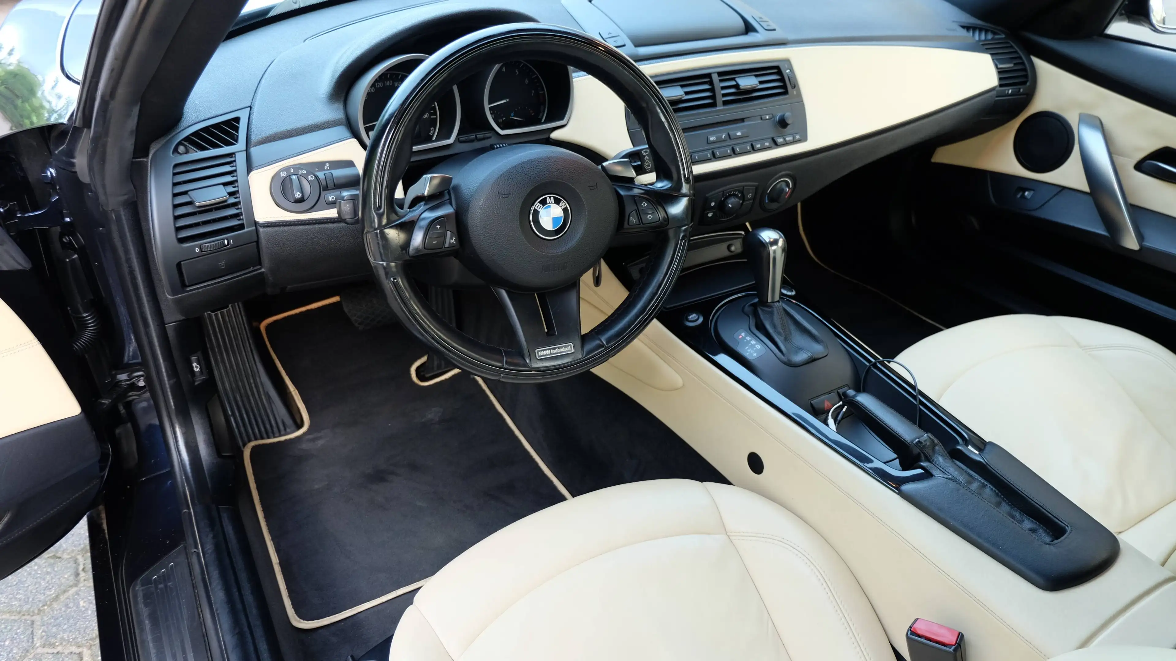 BMW Z4 3.0 si  Individual Coupe in hervorragendem Zustand !!!!! — photo 15