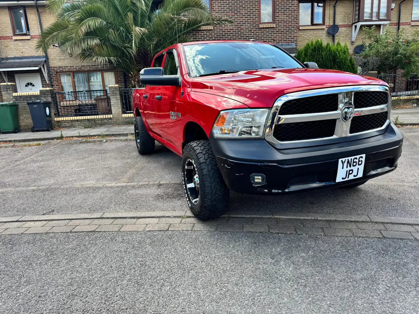 Dodge RAM Dodge RAM 1500 5.7 Gasolina Rojo - 1
