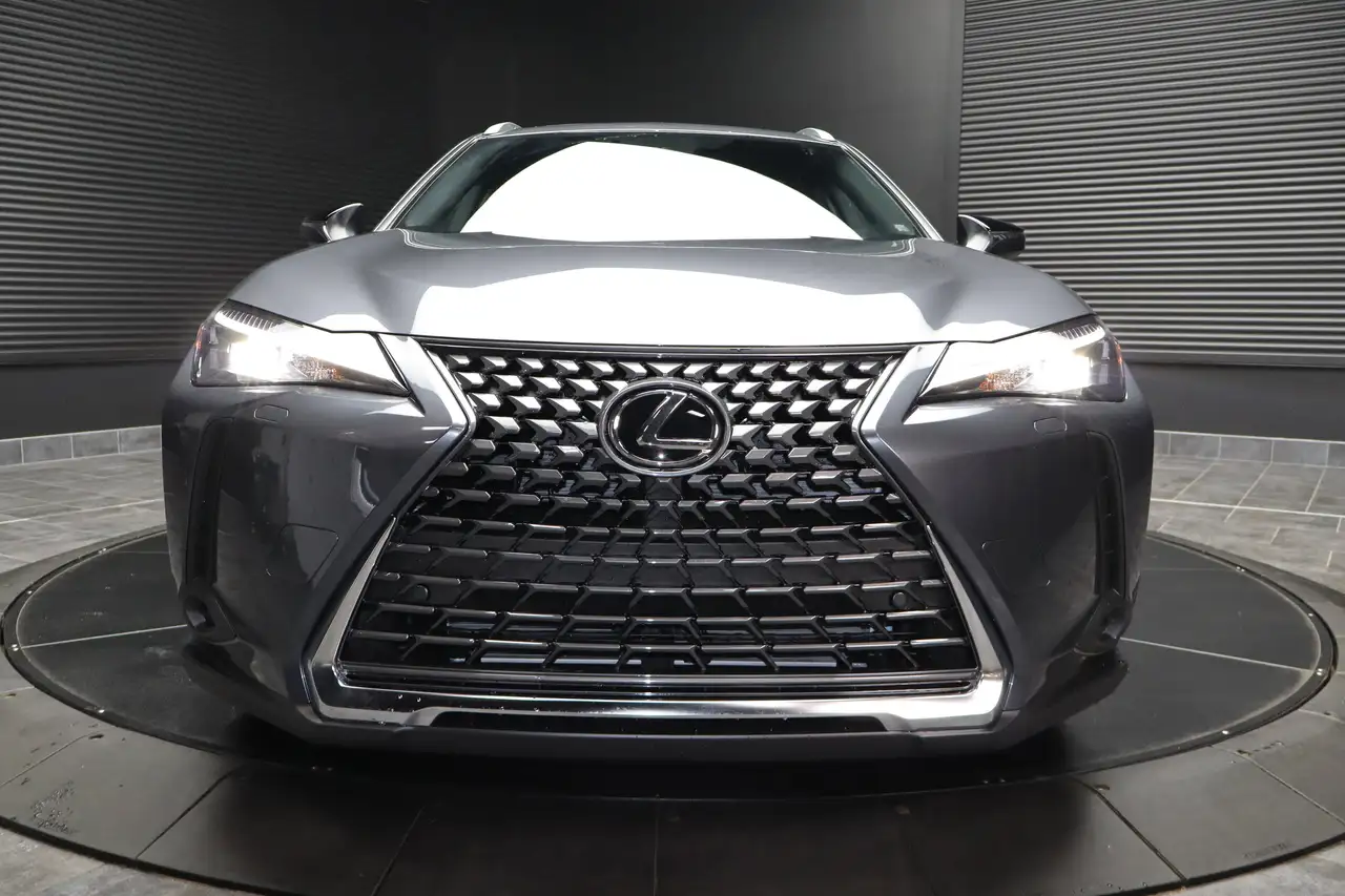 Lexus UX photo Lexus UX