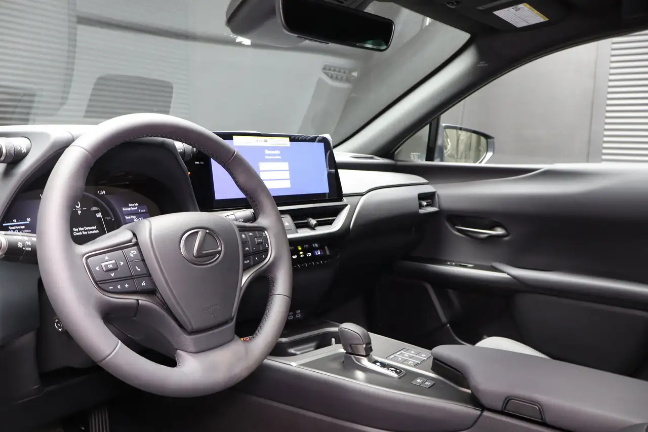 Lexus UX photo Lexus UX