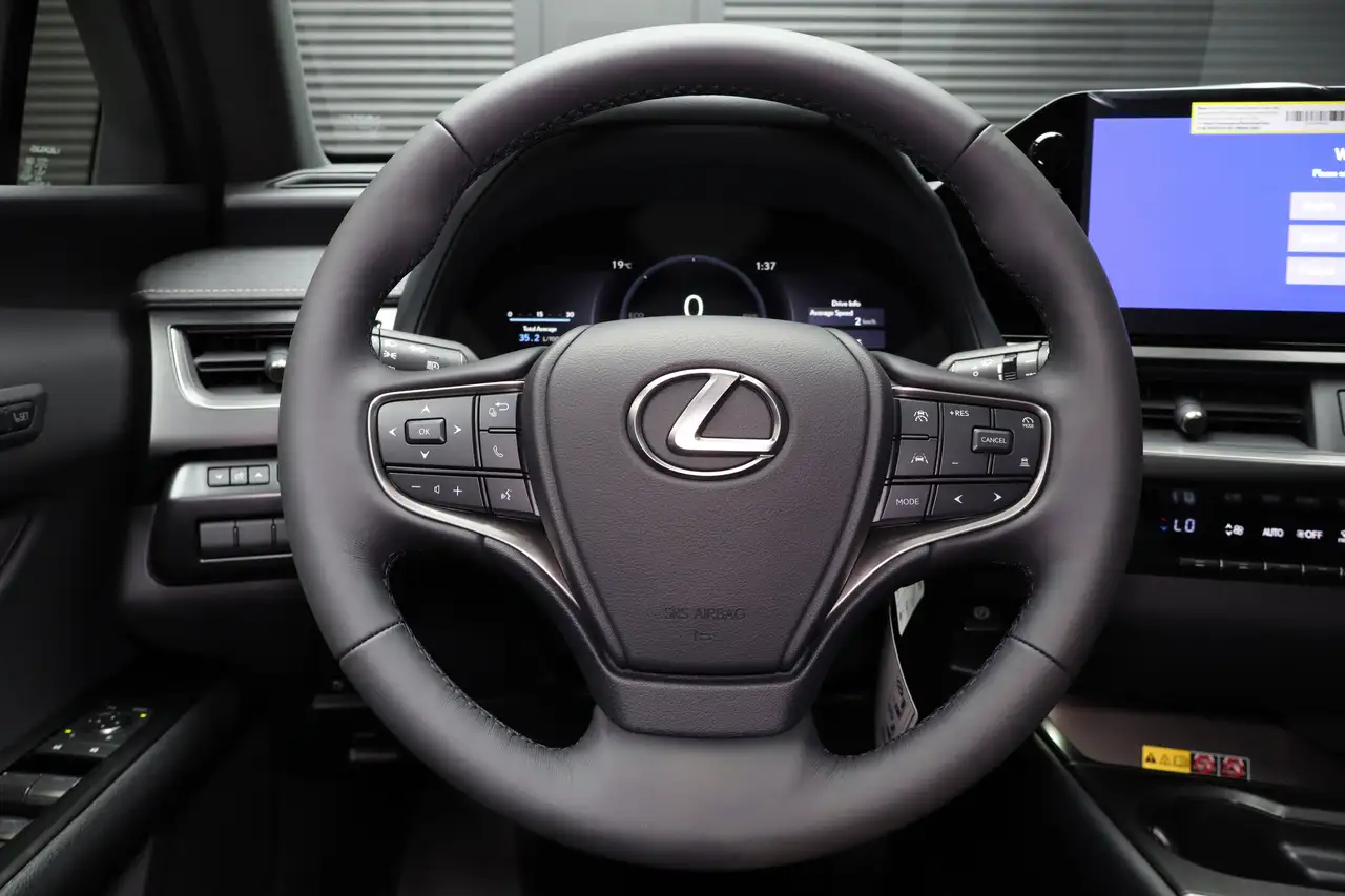 Lexus UX photo Lexus UX