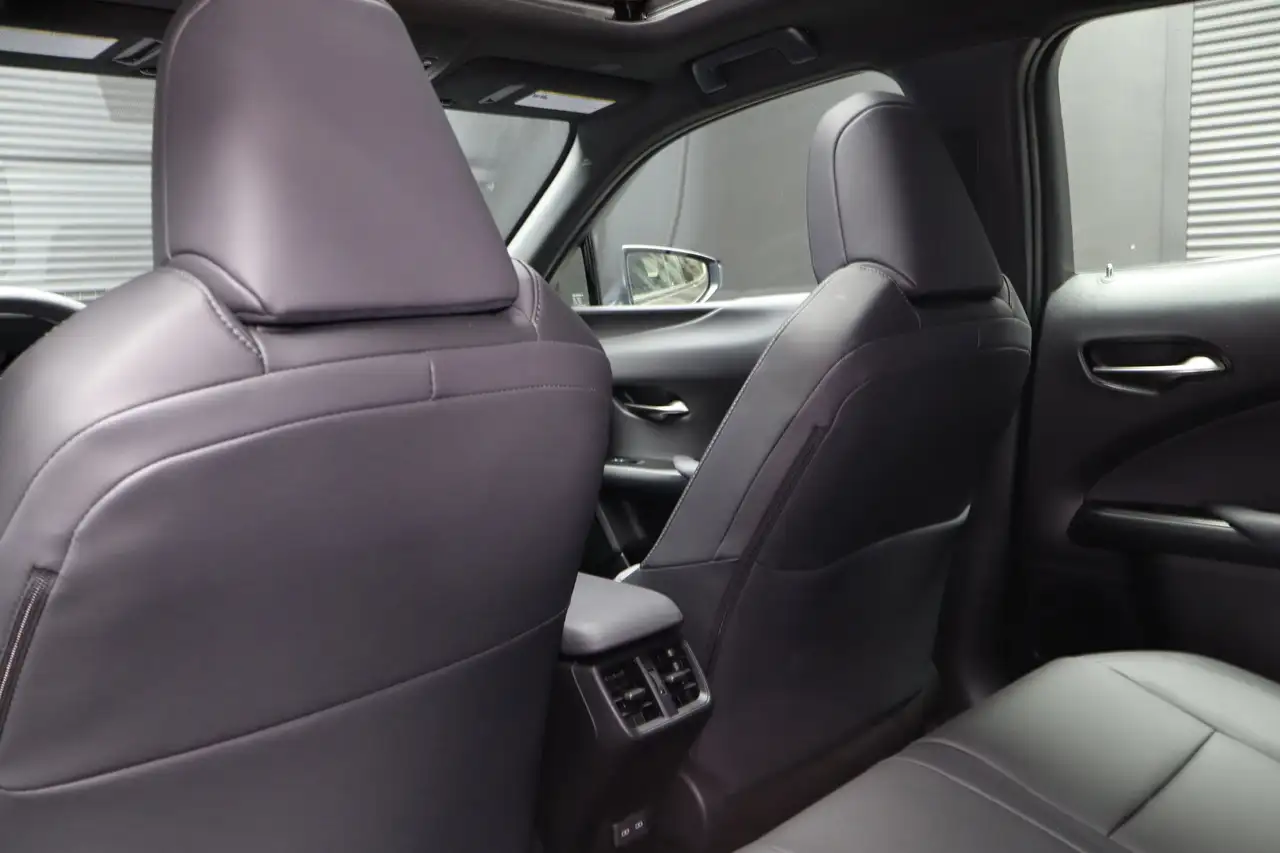 Lexus UX photo Lexus UX