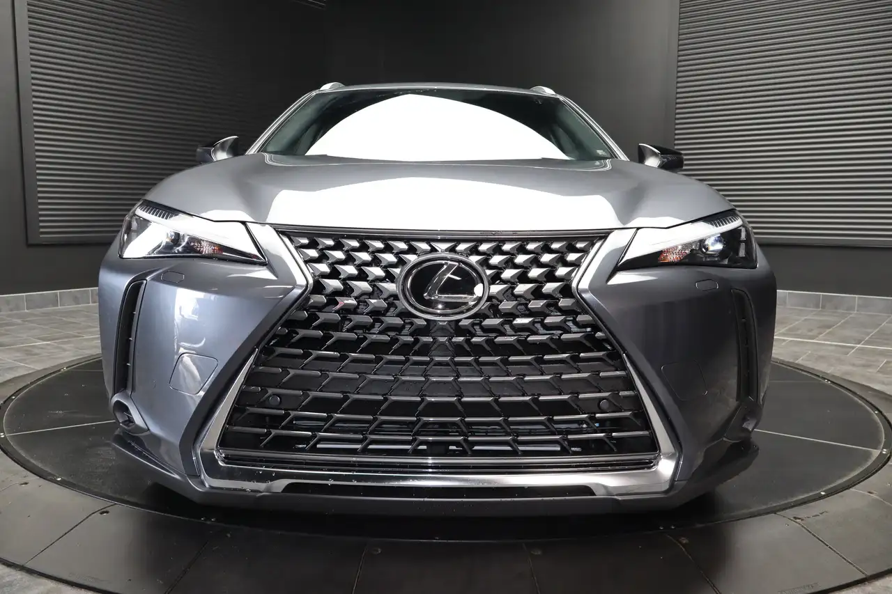 Lexus UX photo Lexus UX