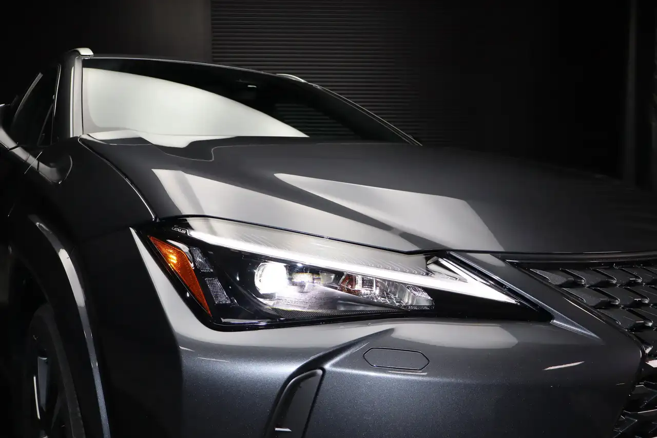 Lexus UX photo Lexus UX