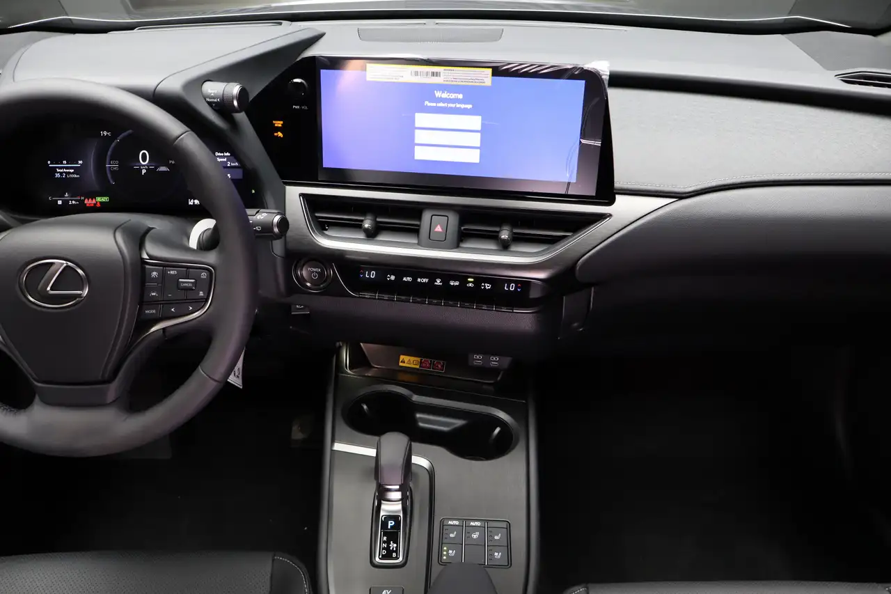 Lexus UX photo Lexus UX
