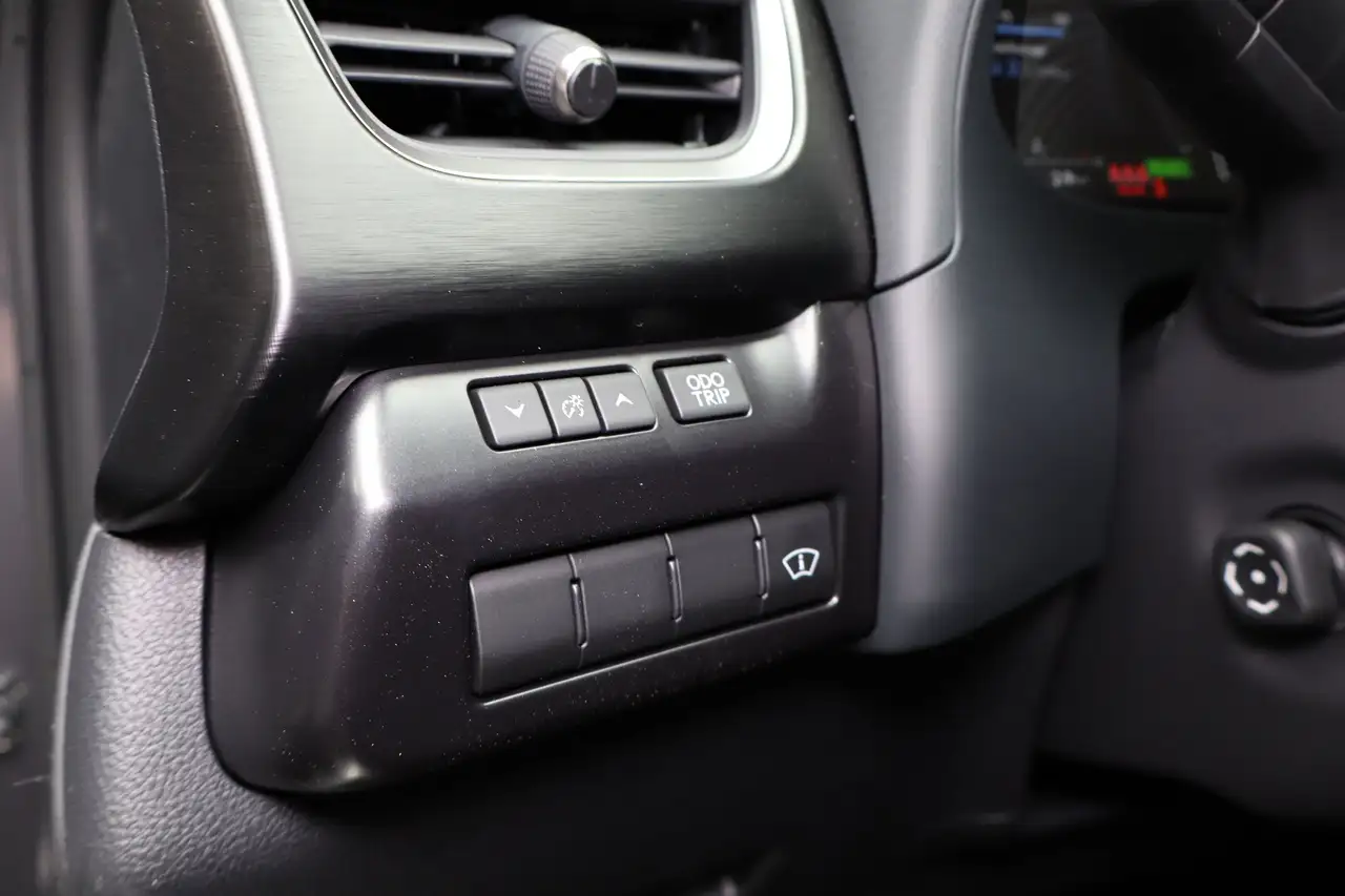 Lexus UX photo Lexus UX