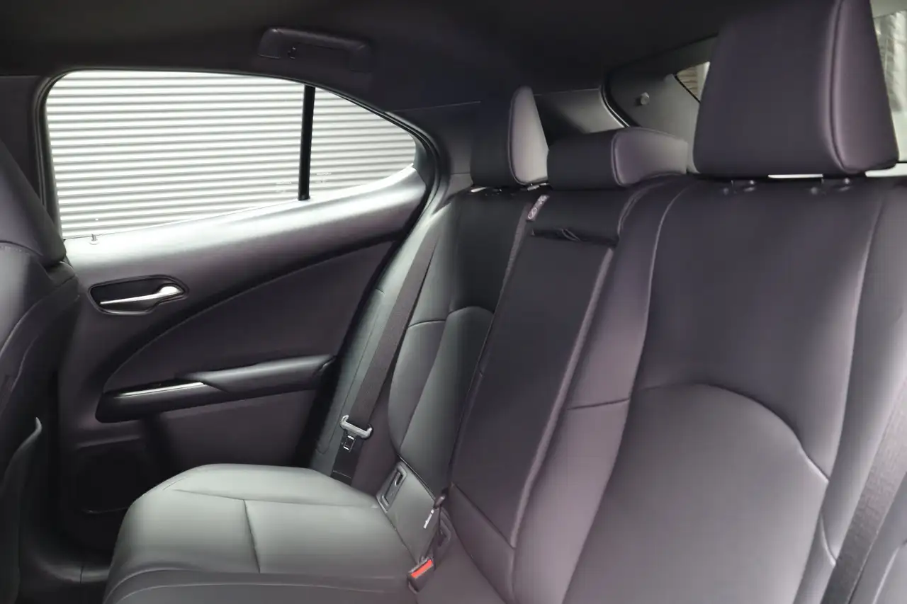 Lexus UX photo Lexus UX