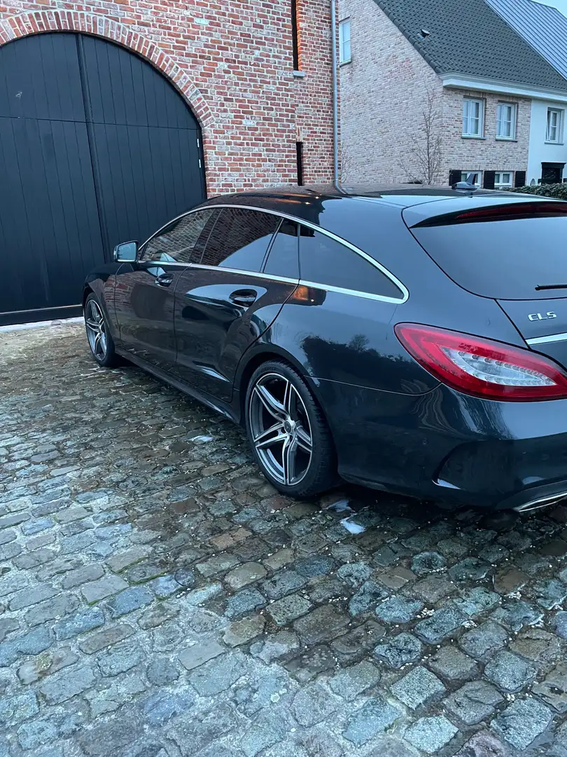 Mercedes-Benz CLS 220 Shooting Brake (BlueTEC) d 9G-TRONIC Šedá - 2