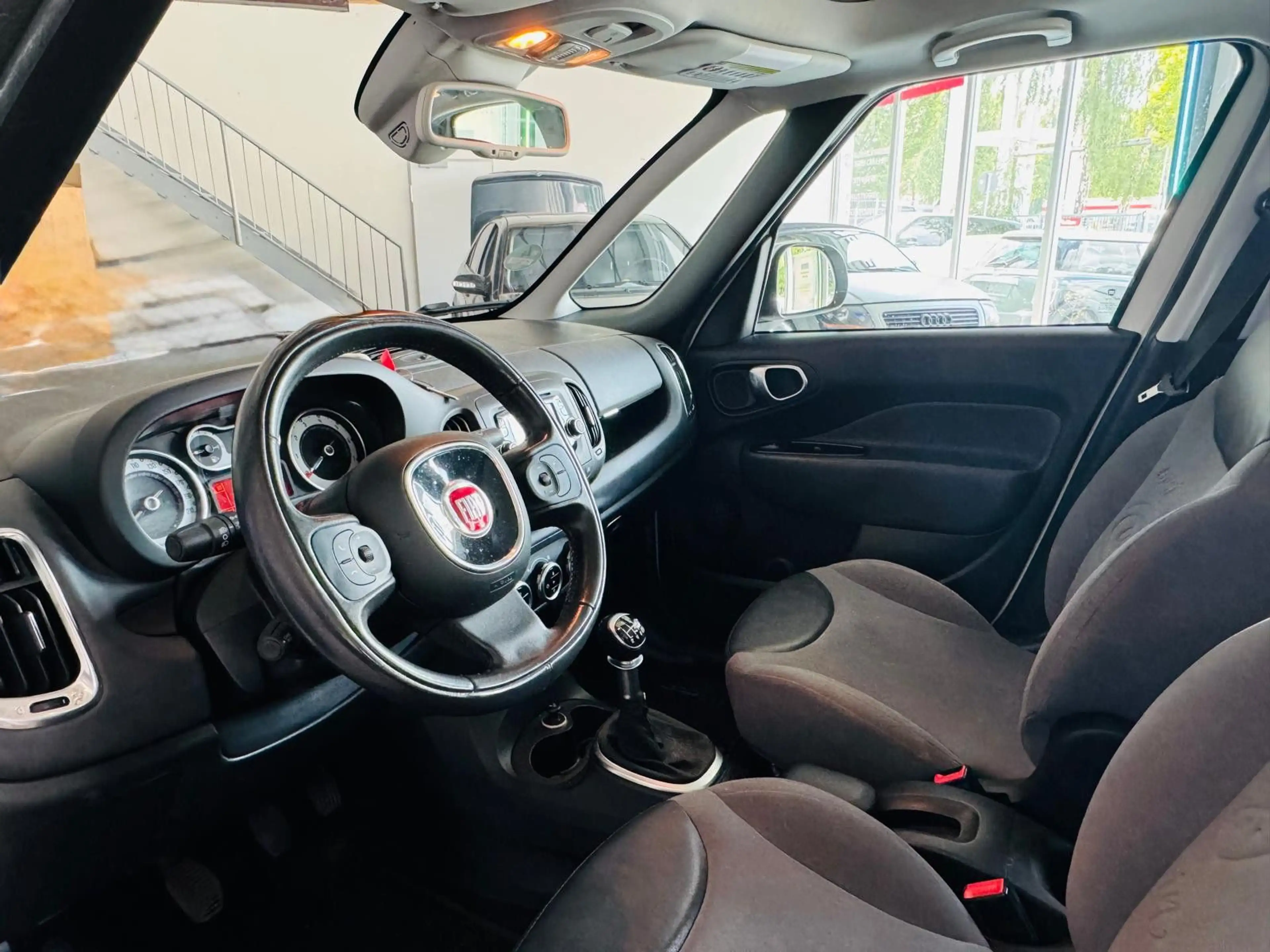 Fiat 500L Lounge — photo 6