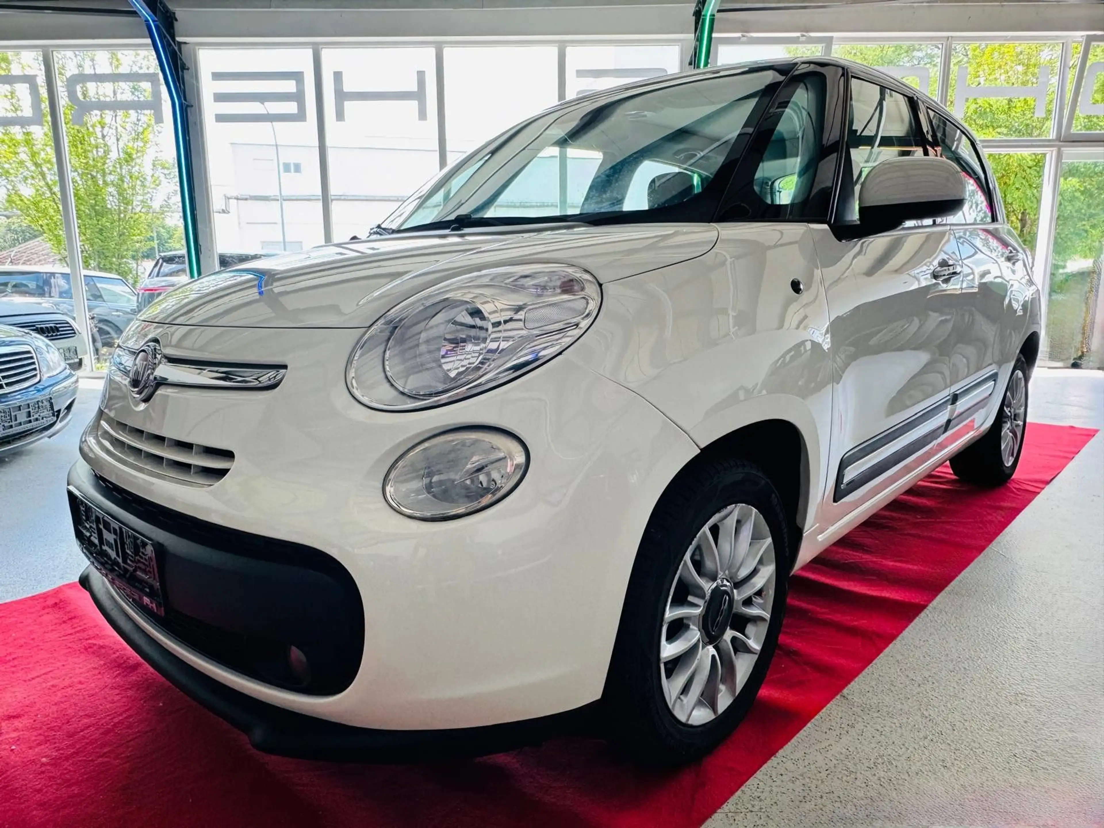 Fiat 500L Lounge — photo 13