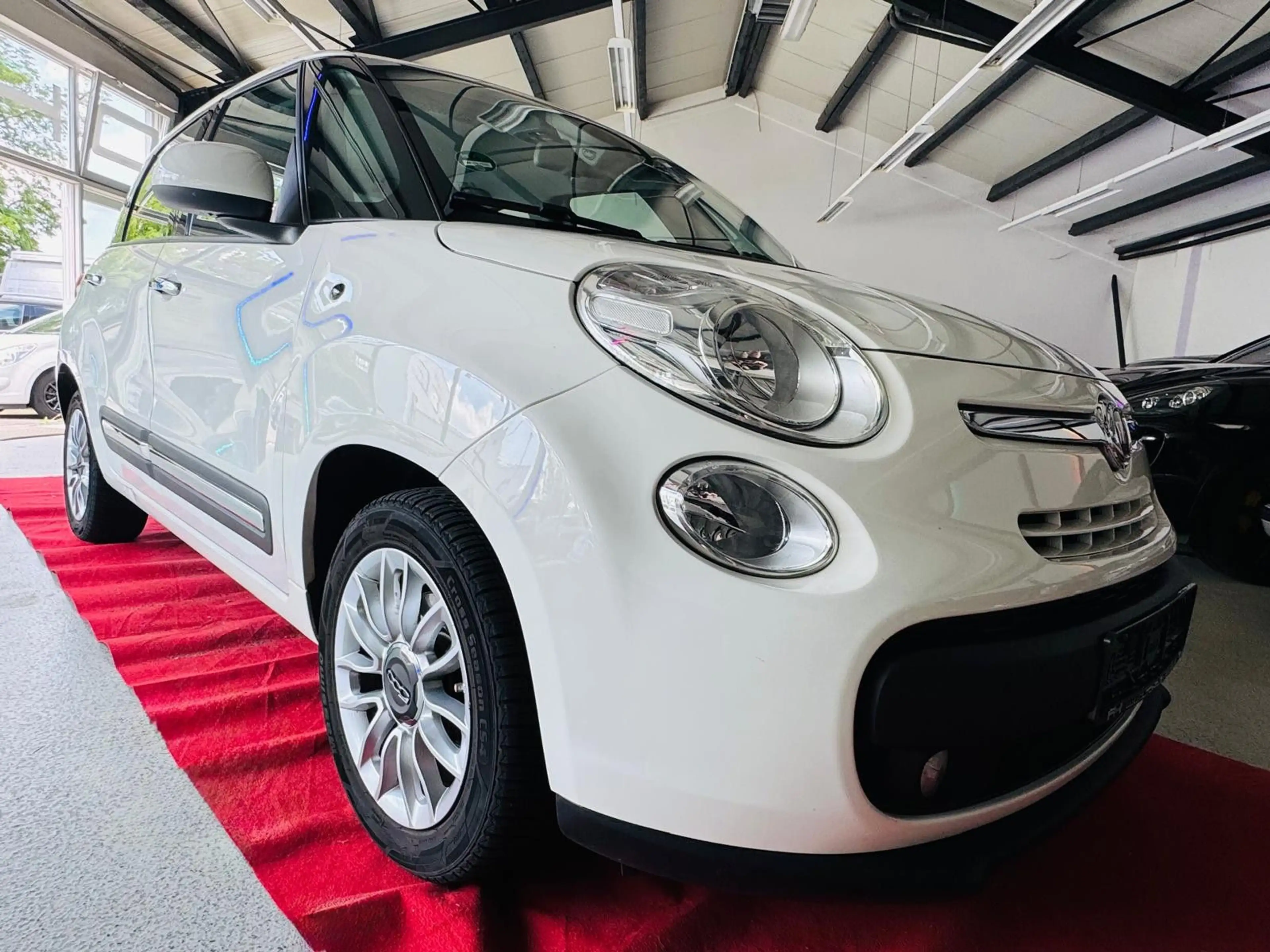 Fiat 500L Lounge — photo 4