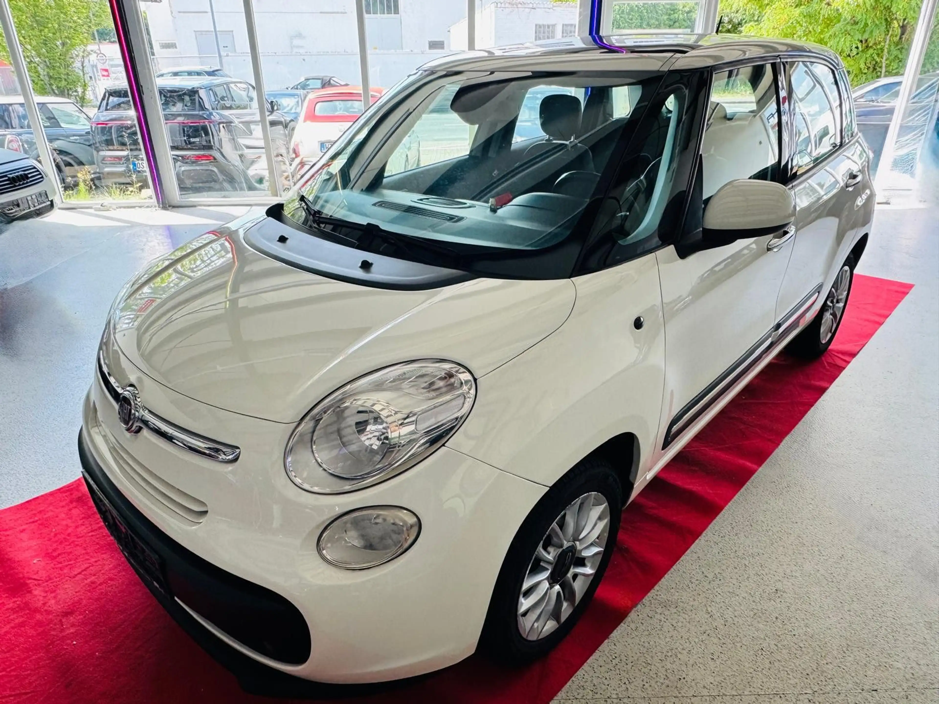 Fiat 500L Lounge — photo 2