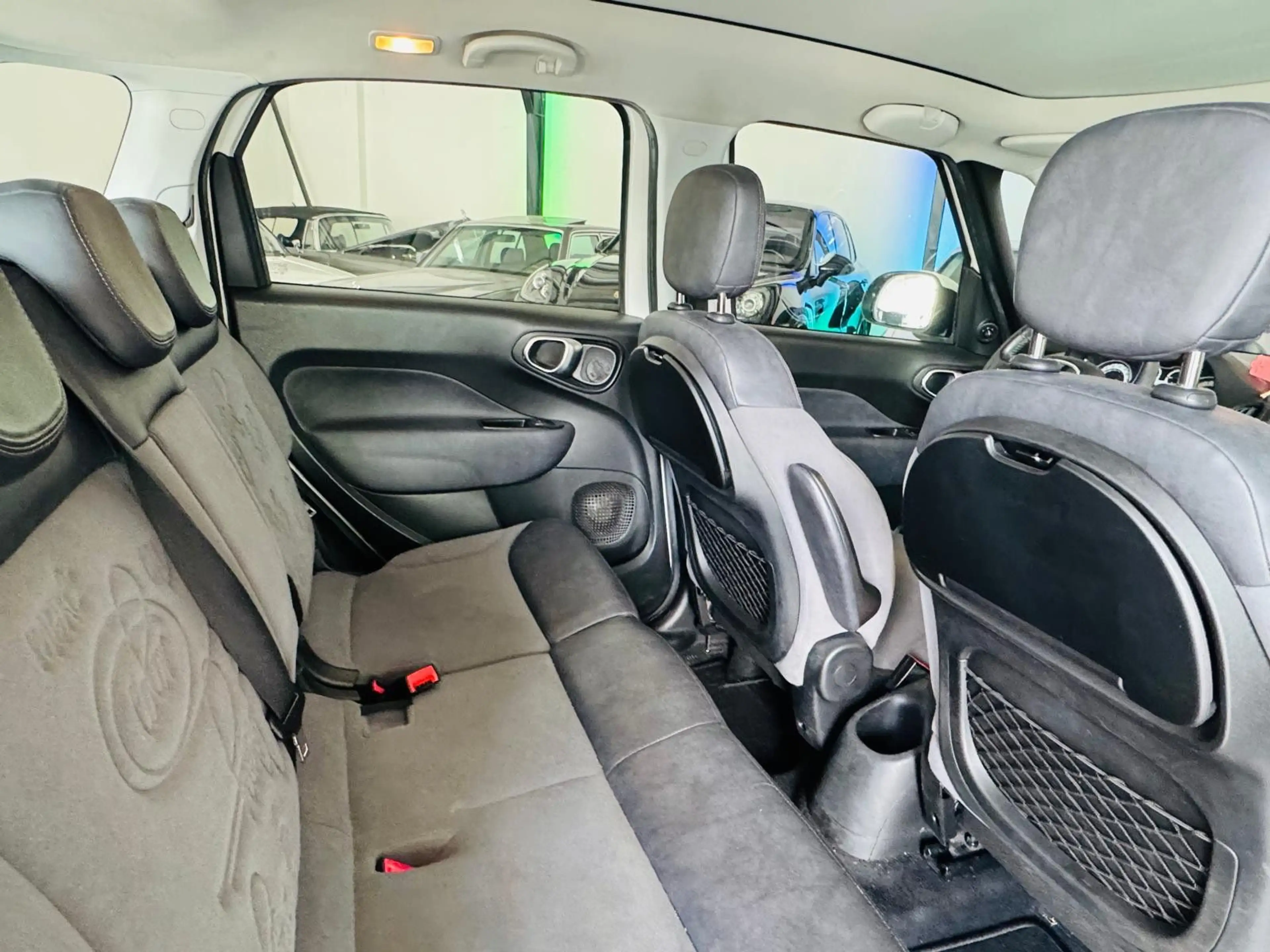 Fiat 500L Lounge — photo 8