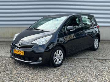 1.3 VVT-i Aspiration Automaat [ ecc,camera,h-leer,