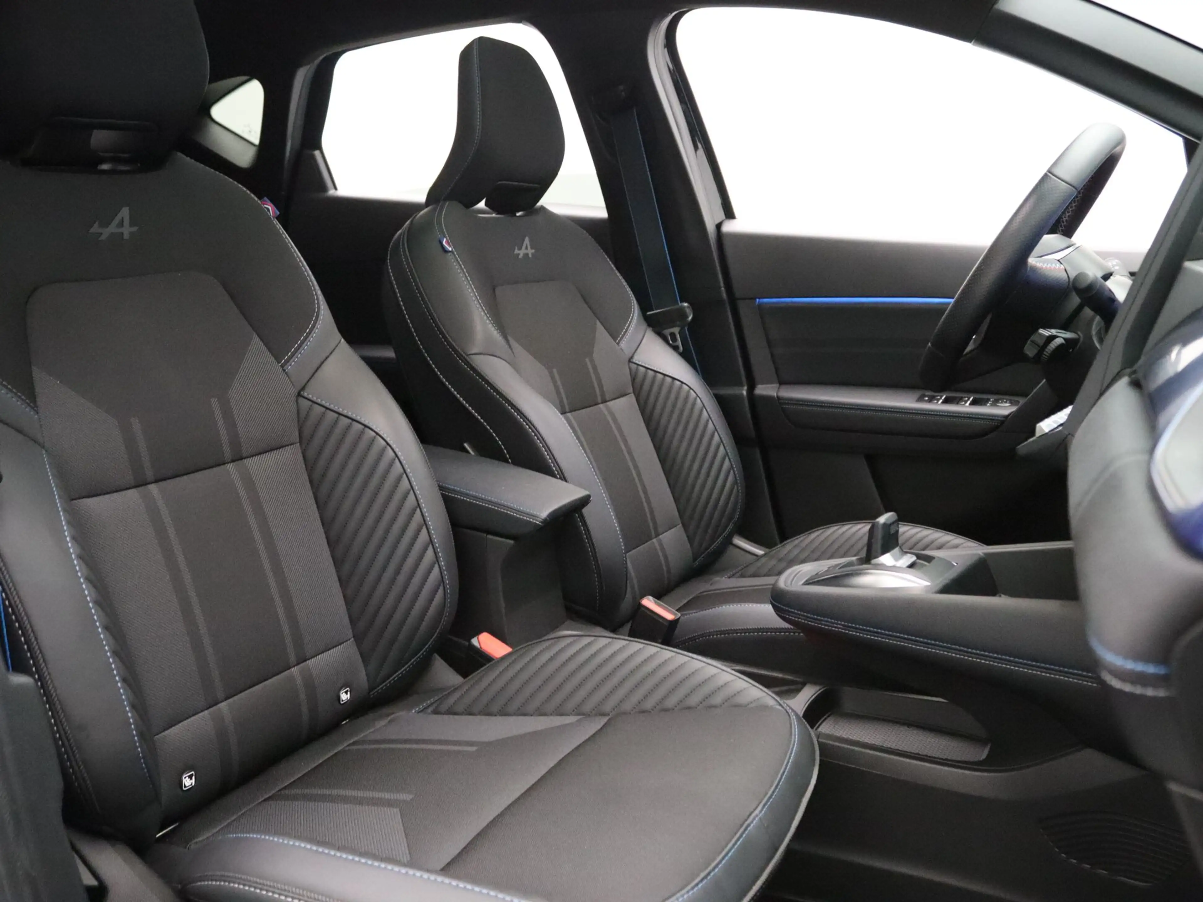 Renault Captur 160pk E-Tech full hybrid esprit Alpine Apple Carpl — photo 32