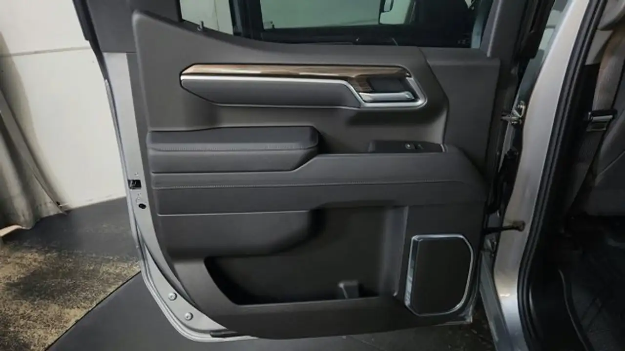 Chevrolet Silverado 1500 снимка Chevrolet Silverado 1500