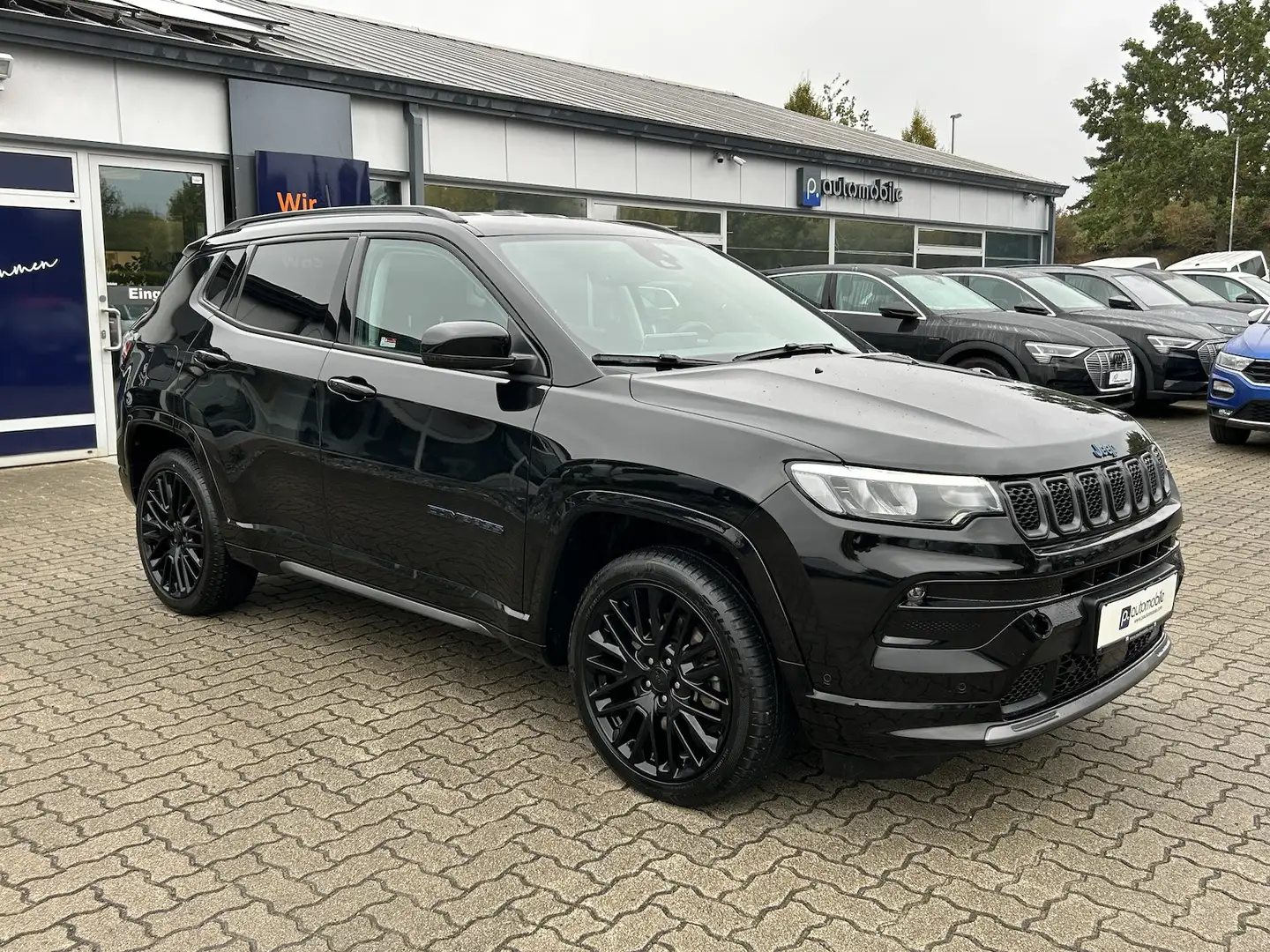 Jeep Compass 1.3 S Plug-In Hybrid 4WD*LEDER*NAVI*LED* Schwarz - 2