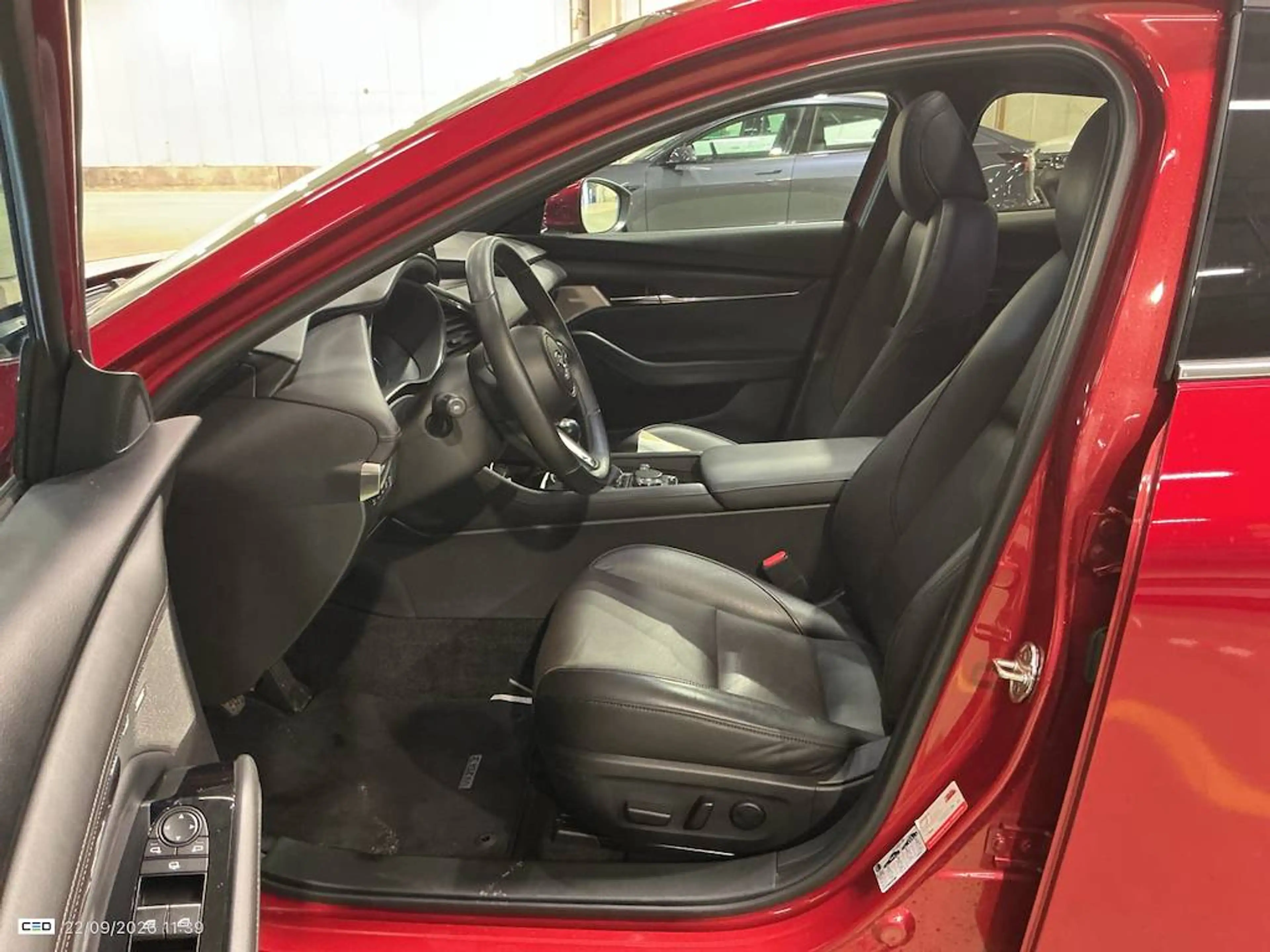 Mazda 3 Hatchback 2.0i Skyactiv-X Skycruise *CUIR-BOSE-PANO-ADAPTATIF-CAMERA-LED* — photo 7