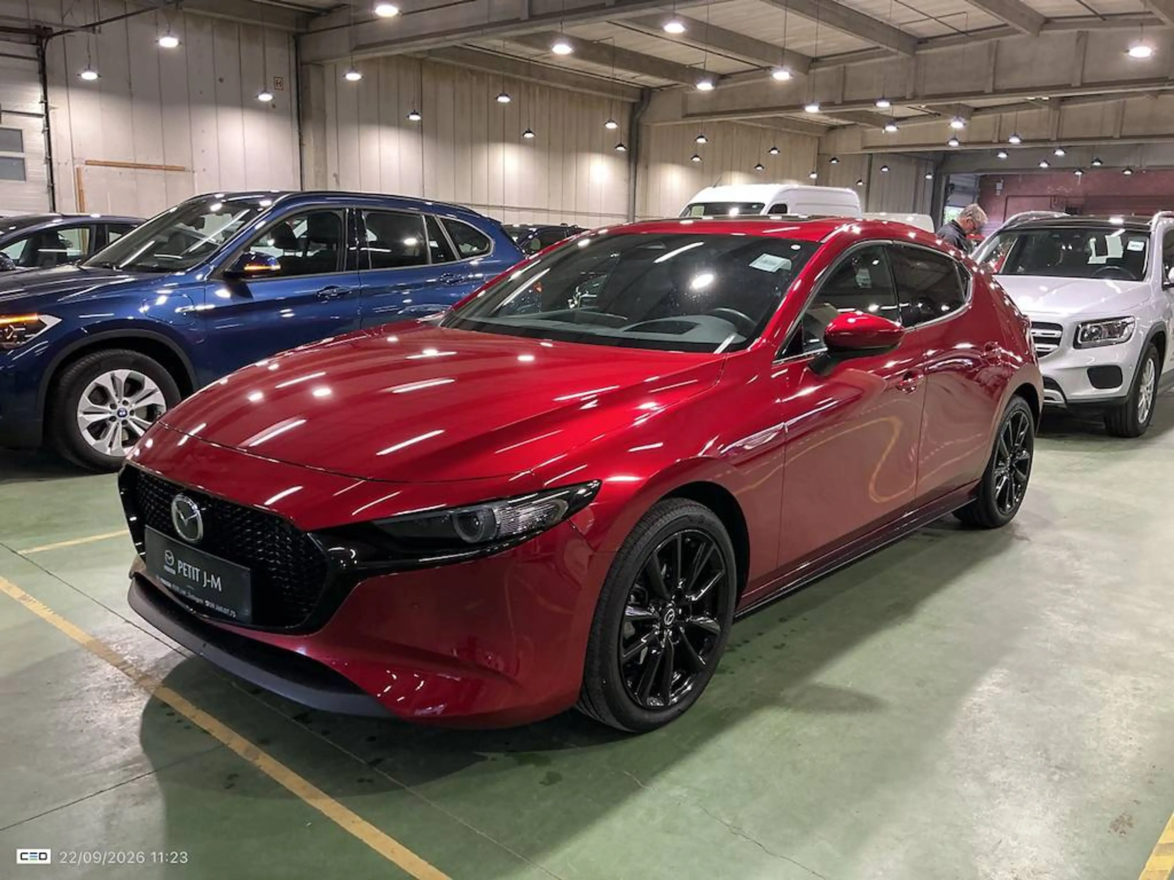 Mazda 3 Hatchback 2.0i Skyactiv-X Skycruise *CUIR-BOSE-PANO-ADAPTATIF-CAMERA-LED* — photo 2