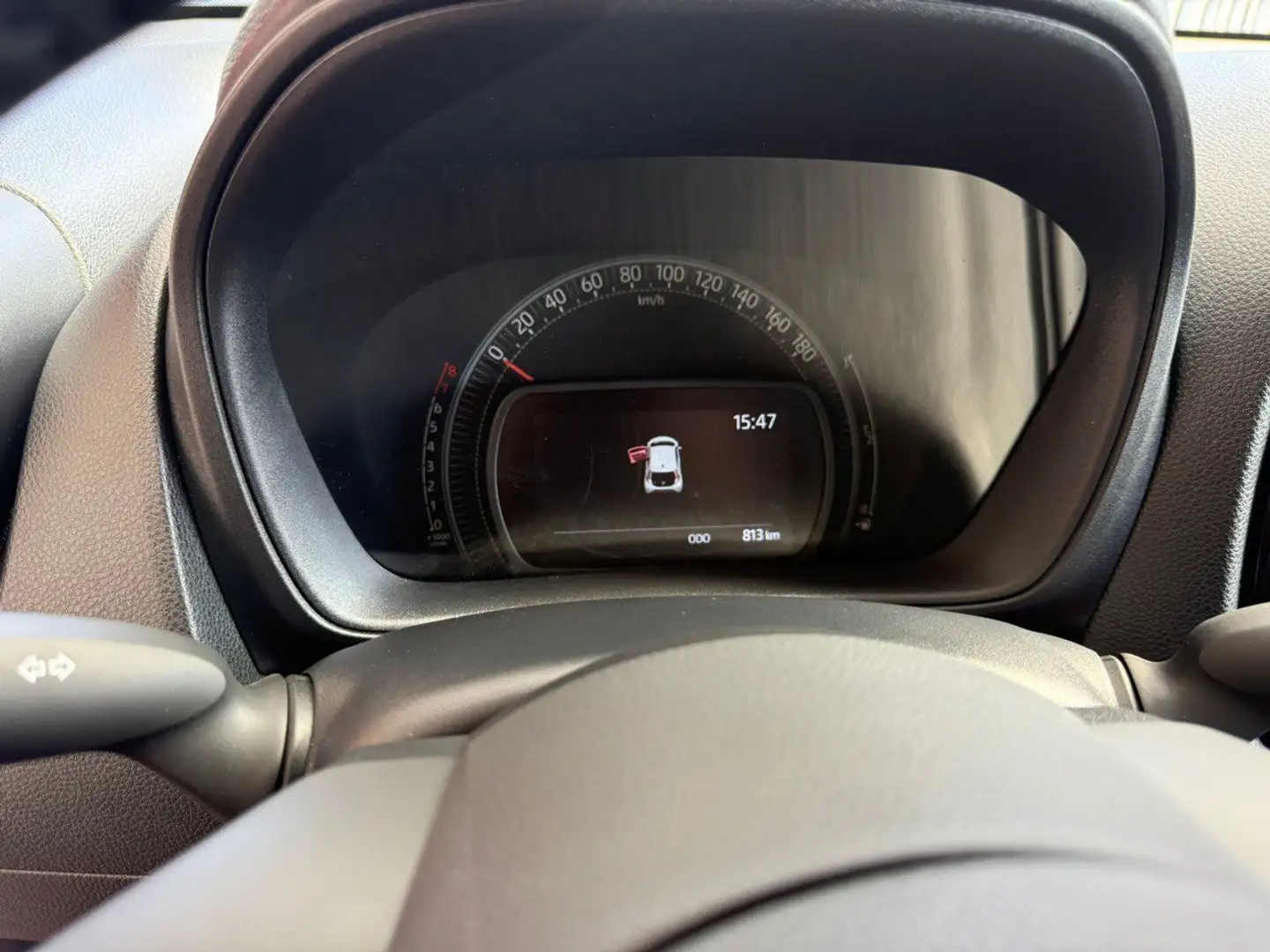 Toyota Aygo Aygo X 1.0 Lounge 72cv AUTOMATICA - 800 KM Rouge - 2