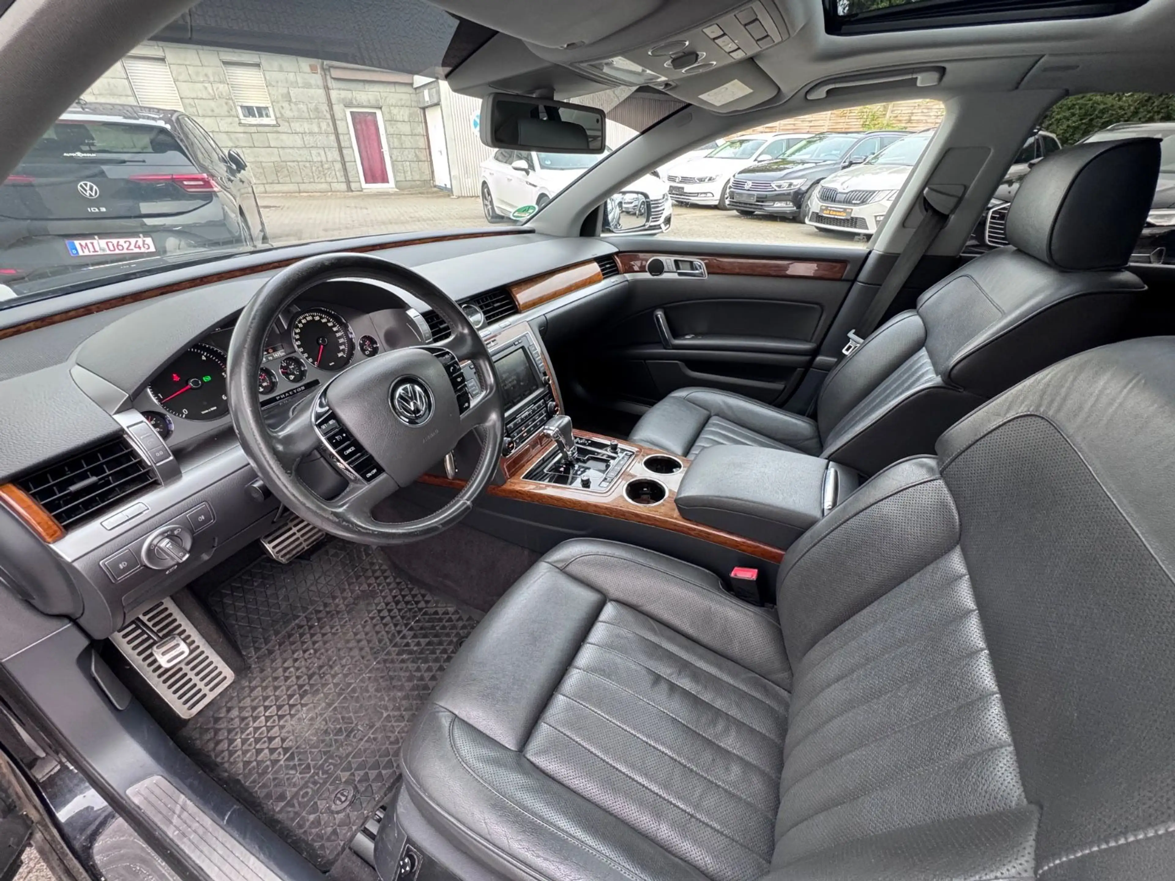 Volkswagen Phaeton V6 TDI Pano Dynaudio LEder Vienna Bi-Xen — photo 10