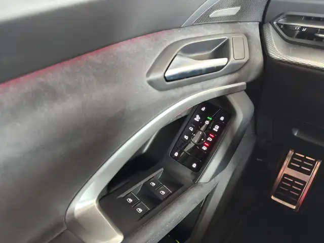 Audi Q5 view 14