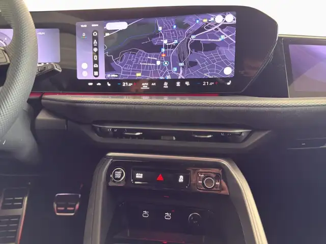 Audi Q5 view 12