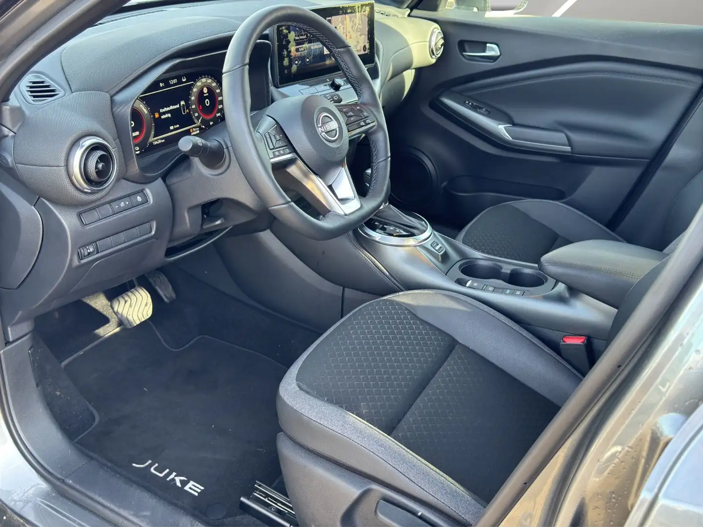 Nissan Juke 1.6 Hybrid 4AMT N-Connecta "Winter P." Grau - 2