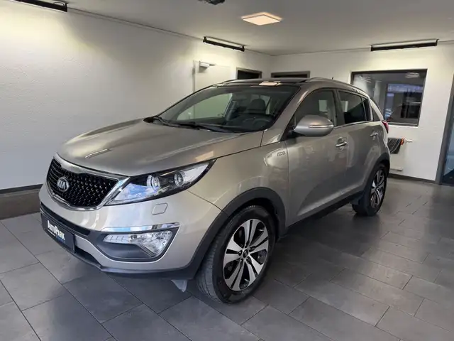 Kia Sportage 2.0 CRDi 4WD Kamera | Pano | Leder | Xe