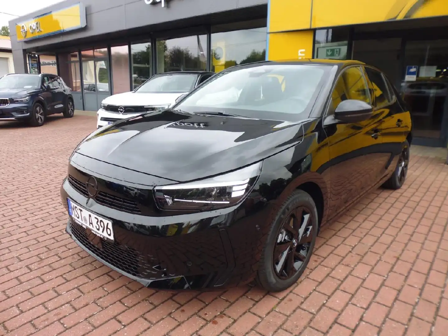 Opel Corsa GS Schwarz - 1
