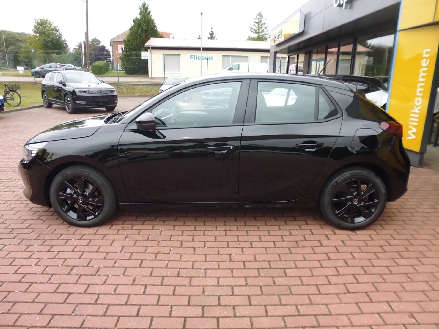 Opel Corsa GS Schwarz - 2