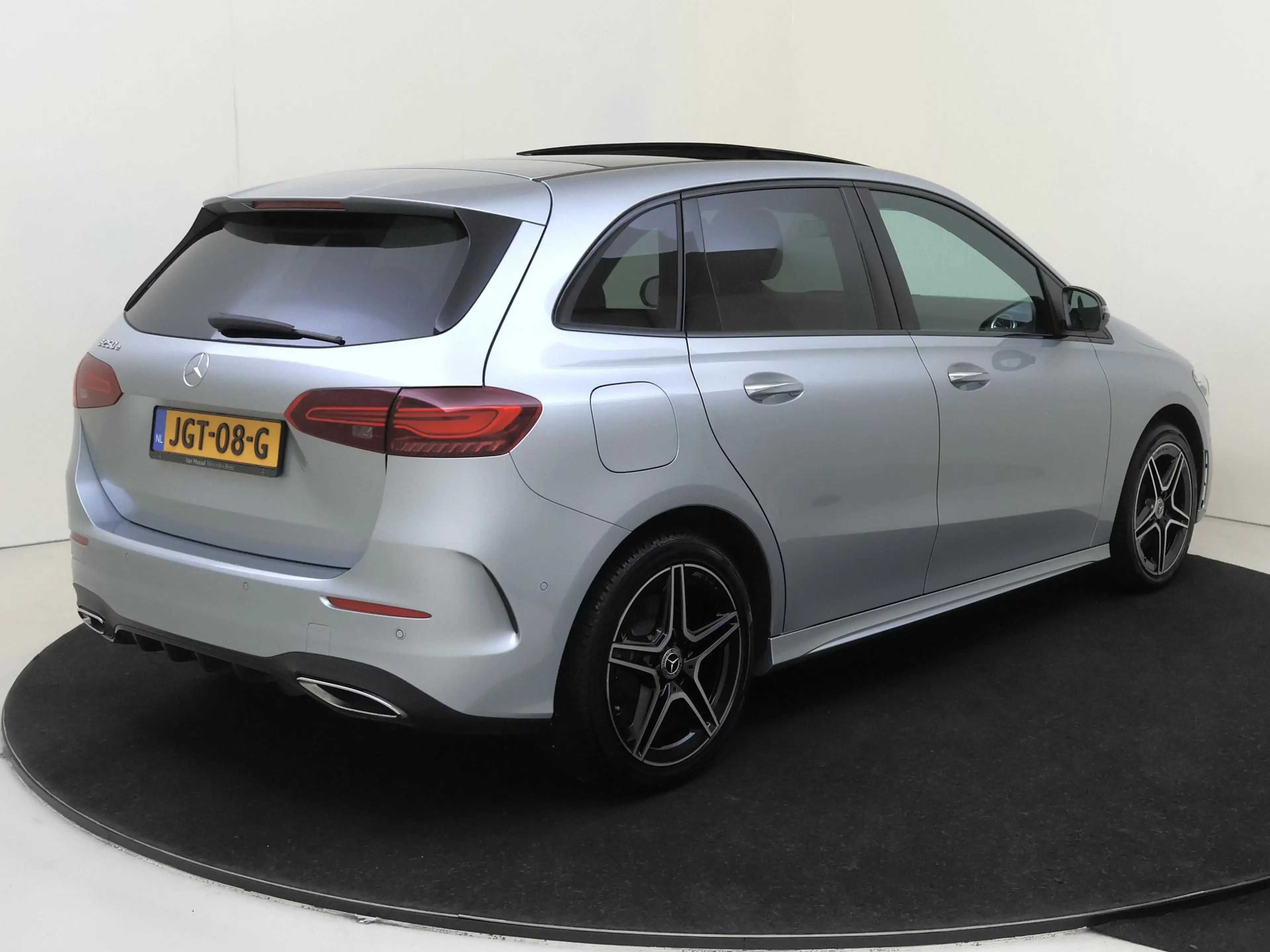 Mercedes-Benz B 250 e Business Solution AMG — photo 4