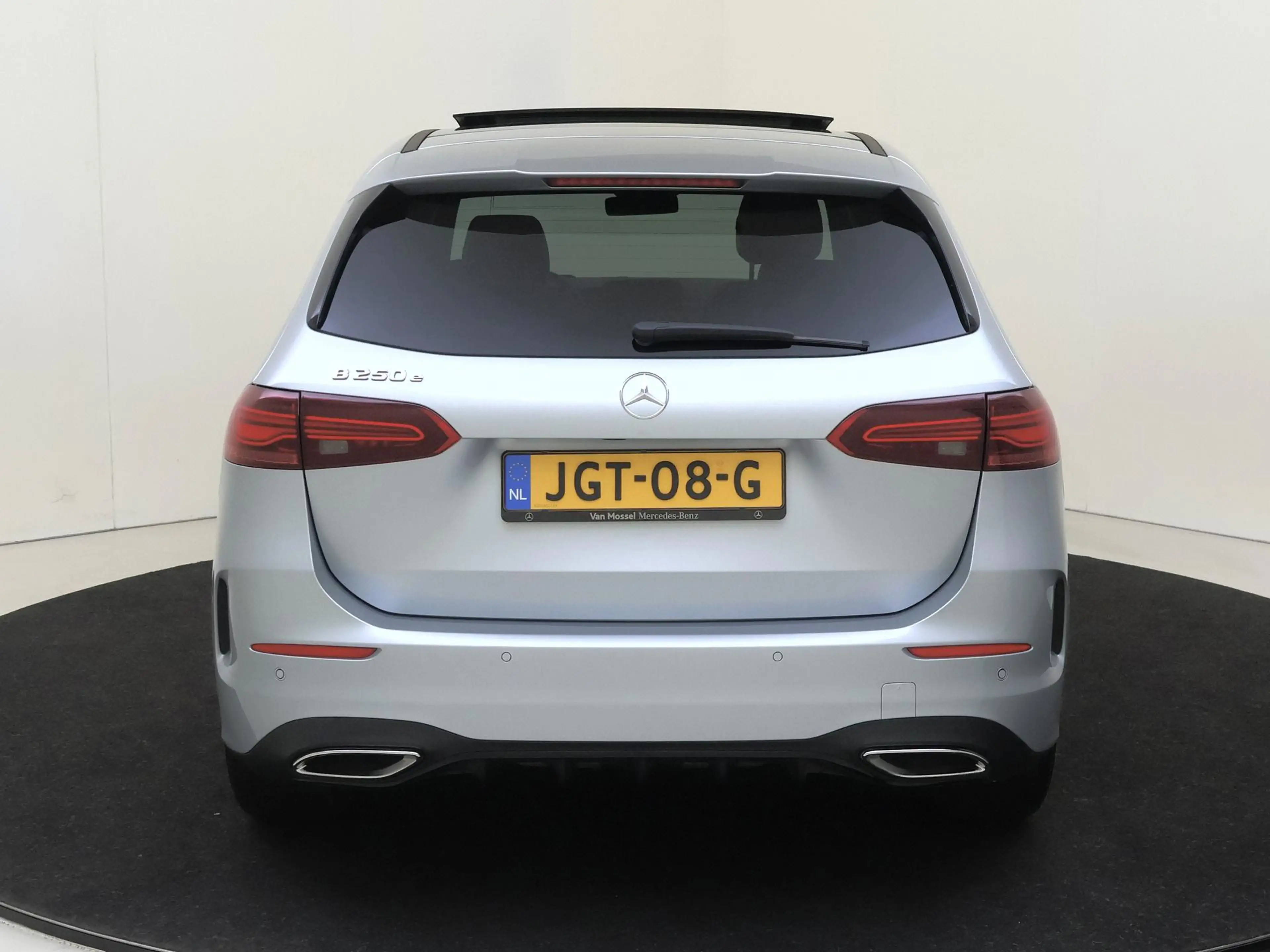 Mercedes-Benz B 250 e Business Solution AMG — photo 7