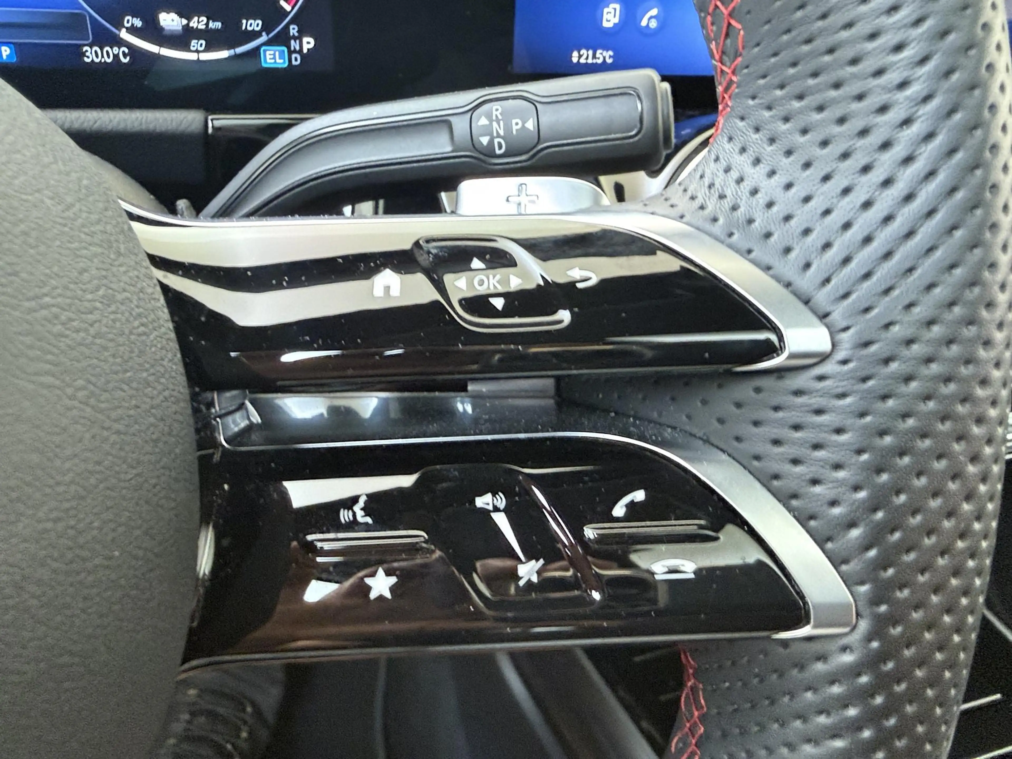 Mercedes-Benz B 250 e Business Solution AMG — photo 14
