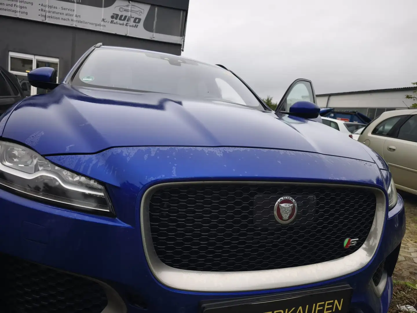 Jaguar F-Pace First Edition AWD Blau - 1