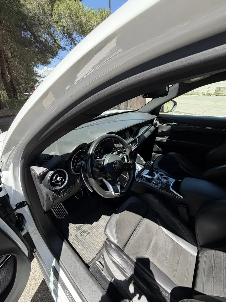 Alfa Romeo Stelvio 2021