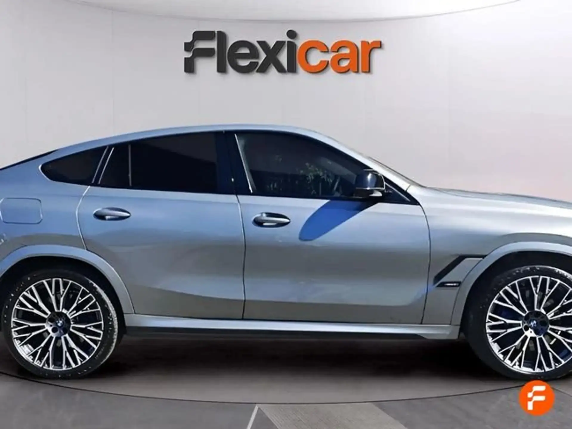 BMW X6 M60i 2023 회색 사진 8