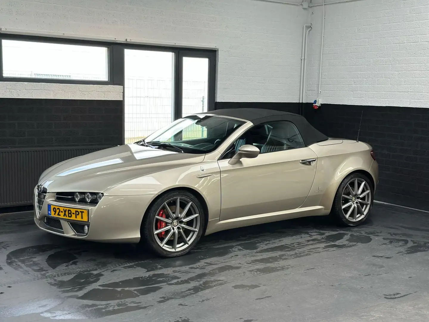 Alfa Romeo Spider 2.2 JTS Exclusive, NL Auto, Leder, Camera, Klima, Beige - 2