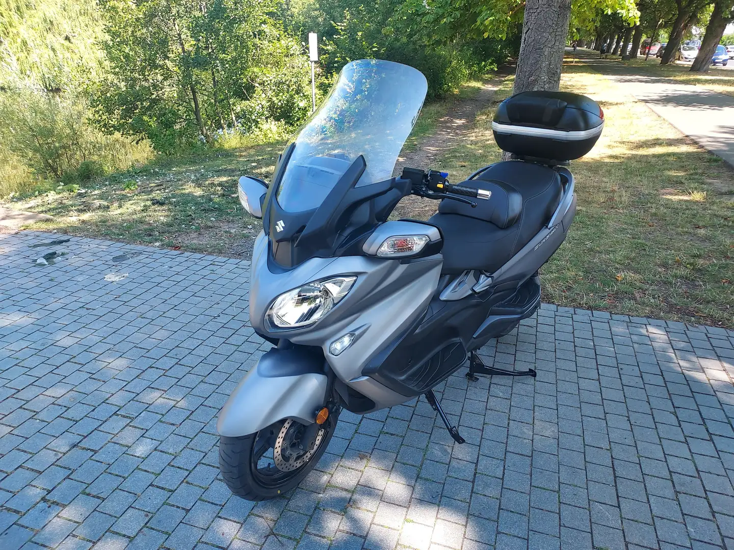 Suzuki Burgman 650 Burgman AN 650 Z Executive Grau - 1