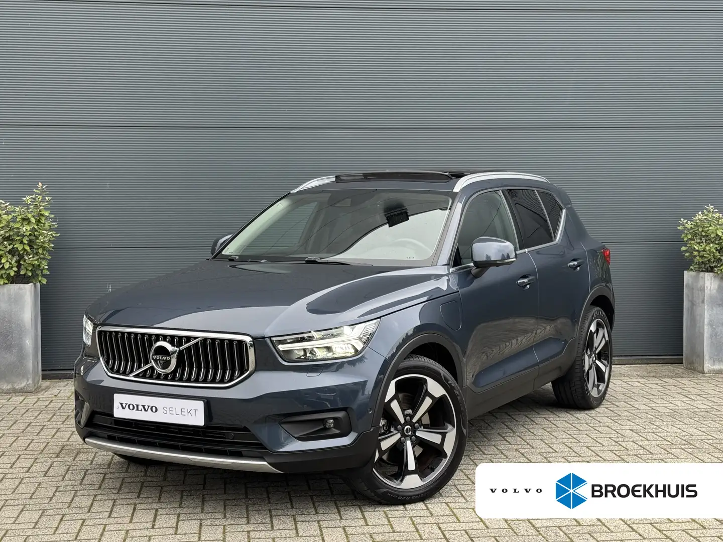 Volvo XC40 1.5 T5 Recharge Inscription | Panoramadak | Harman Blau - 1