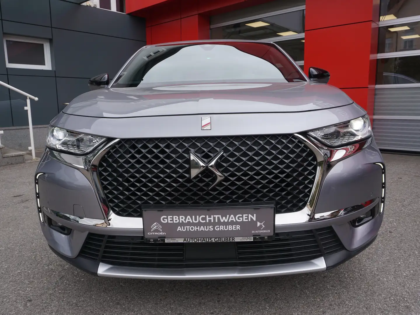 DS Automobiles DS 7 Crossback E-Tense 300 4x4 RIVOLI Grau - 2