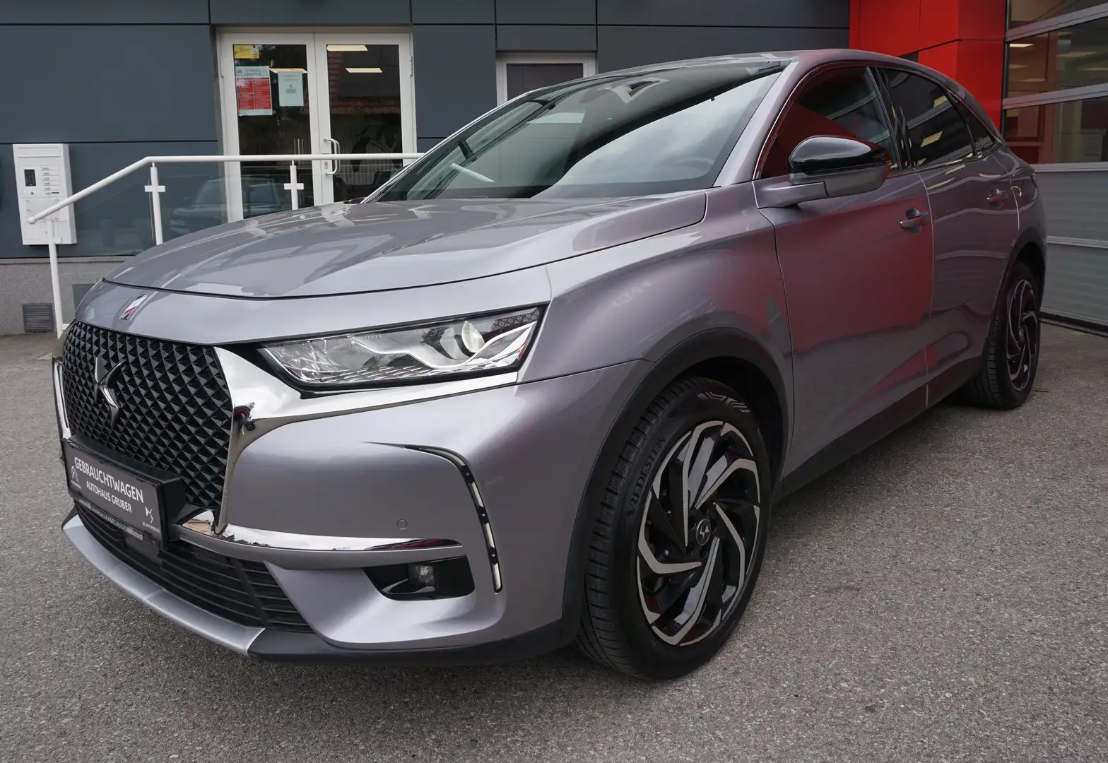 DS Automobiles DS 7 Crossback E-Tense 300 4x4 RIVOLI Grau - 1