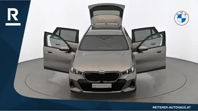 BMW 5 Series view 7