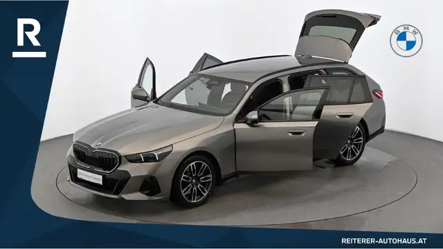 BMW 5 Series view 8